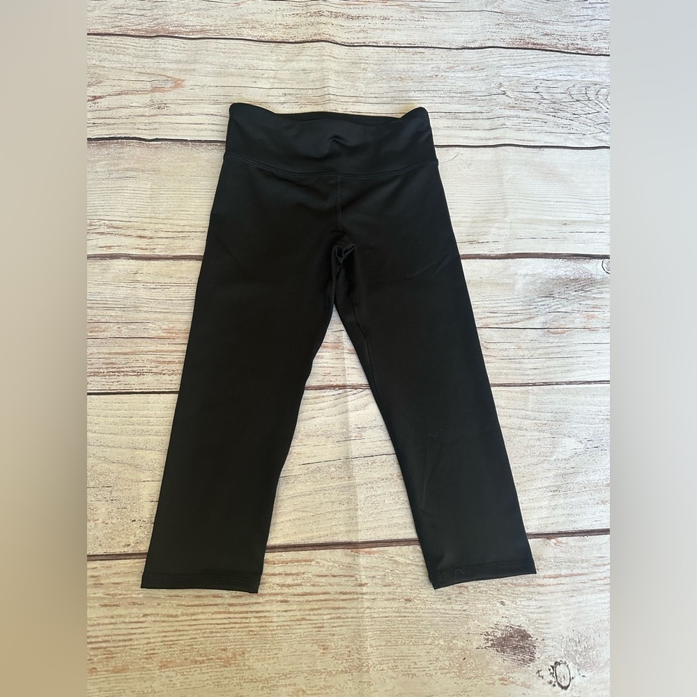 Girls Old Navy Capri black leggings ys 6/7 nwot